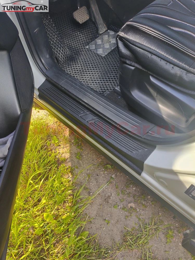 Накладки на внутренние пороги дверей для Mazda CX-5 2017-2021